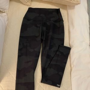 Alo womens camo leggings 28”